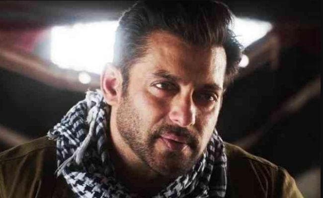 कराची की सड़कों पर दिखा सलमान खान का हमशक्‍ल, वायरल हुआ VIDEO