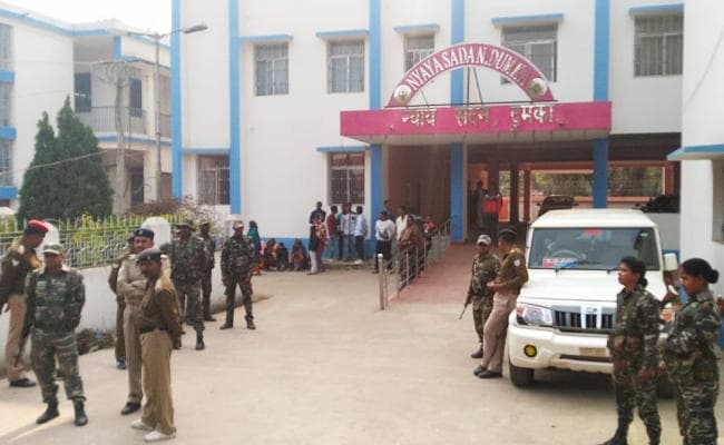 IN PICS : दुमका कोर्ट से विचाराधीन कैदी फरार