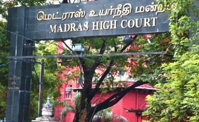 सवर्णों को 10% आरक्षण के खिलाफ DMK की याचिका पर केंद्र को नोटिस