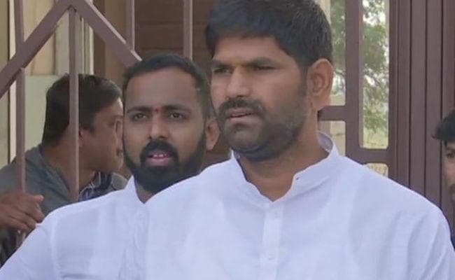 कर्नाटक में राजनीतिक रार : कांग्रेस विधायक जेएन गणेश पार्टी से निलंबित, एफअाईआर दर्ज