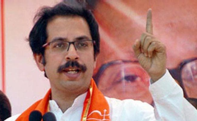 शिवसेना ने मोदी पर साधा निशाना, कहा - विपक्षी एकता से छूट रही कंपकंपी