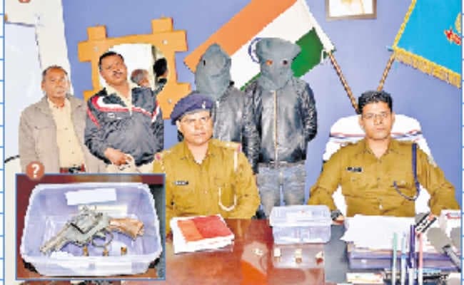 धनबाद : सुदामडीह व पाथरडीह डकैती कांड मामले में शामिल अपराधी हथियार के साथ गिरफ्तार