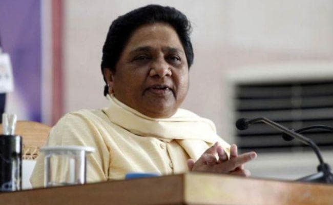 अगले आम चुनाव मतपत्रों से ही कराये जायें : मायावती