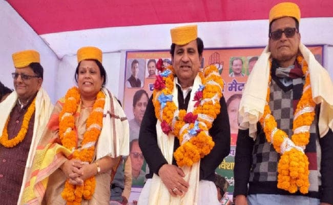 जनता की नहीं पूंजीपतियों की है केंद्र सरकार : शकील अहमद