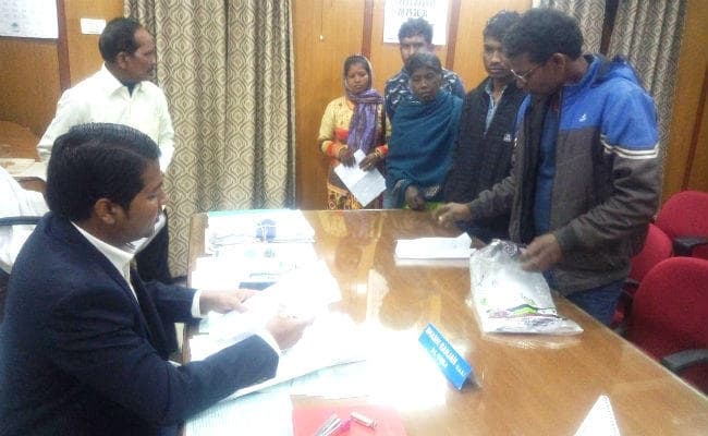 भरनो के मजदूर की कोलकाता में मौत, पत्नी ने लगाया हत्या का आरोप, डीसी से कार्रवाई की मांग