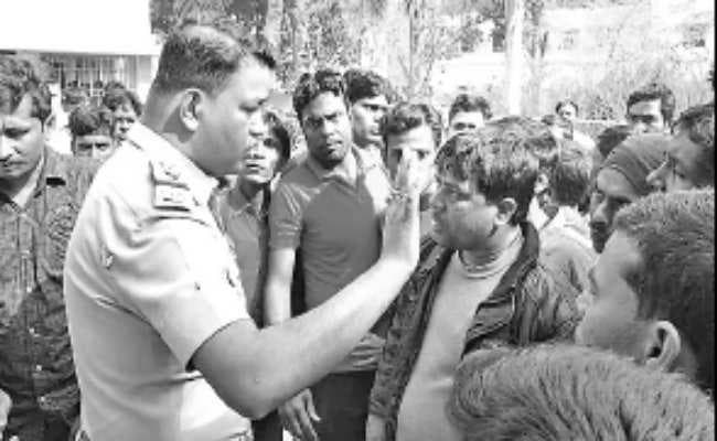 जेमुआ पंचायत कर्माध्यक्ष के वाहन में तोड़फोड़, घेराव