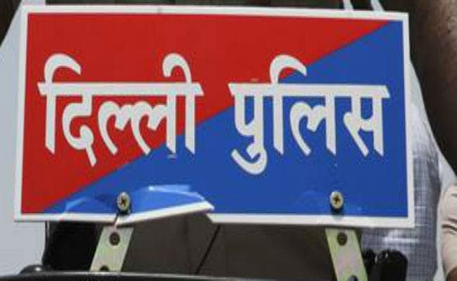 पति ने तीन युवको से कहा मेरी पत्नी का पीछा करो फिर...