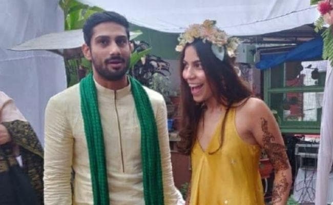 आज गर्लफ्रेंड संग शादी रचायेंगे प्रतीक बब्‍बर, मेहंदी-हल्‍दी सेरेमनी की Photo Viral
