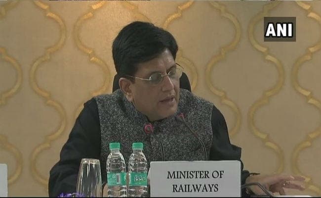 रेल मंत्री गोयल का बड़ा ऐलान : सवर्ण गरीबों को 10 फीसदी आरक्षण के साथ रेलवे में 2.50 लाख नयी नियुक्ति,  देखें Video