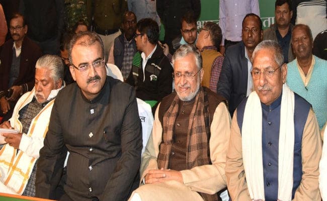 राहुल पर मंगल का कटाक्ष, कहा- बहनोई वाड्रा के पास भी है कई घोटालों का अनुभव, उन्हें भी सौंपे जिम्मेदारी