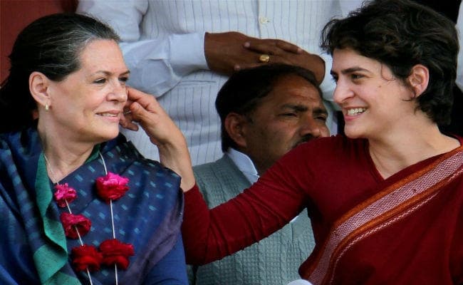 प्रियंका गांधी के सक्रिय राजनीति में आते ही कांग्रेसी नेताओं की खिल गयी बांछें, जानिये किसने क्या कहा…