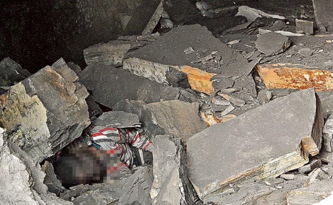 धनबाद : मुगमा में चाल धंसी, चार लोग मरे, छह हुए घायल