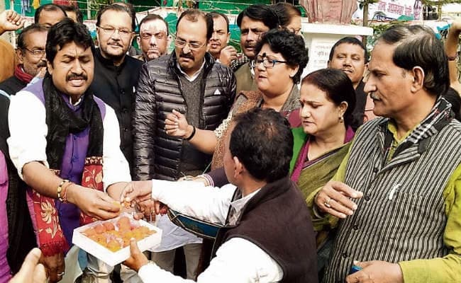 पटना : प्रियंका गांधी के महासचिव बनने पर जश्न