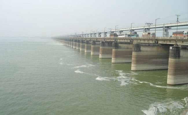 कोलकाता : पर्यावरण रक्षा व गंगा किनारे हरियाली बढ़ाने की पहल