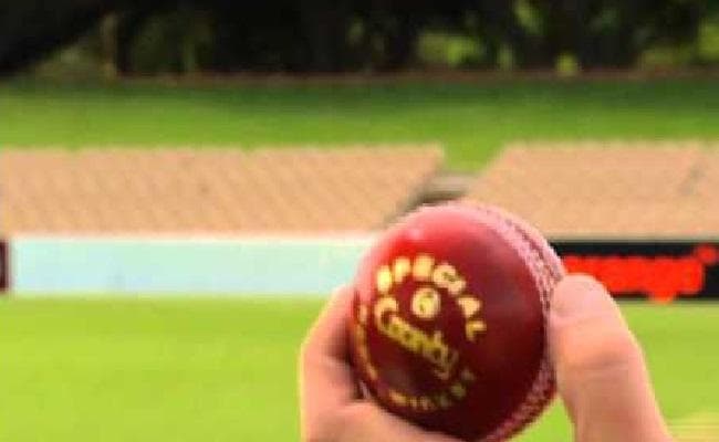 कौन लेकर आया क्रिकेट में "दूसरा "  तकनीक ? सकलैन या कोहली के कोच