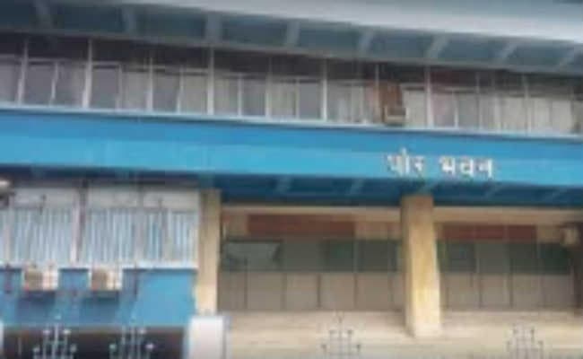 कोलकाता : मेयर सहित कई एमएमआइसी को मंत्री ने लगायी फटकार, कहा - अपनी जिम्मेदारियों का सही से करें निर्वाह, नहीं तो पार्टी उठायेगी कड़ा कदम