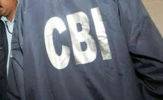 कोलकाता :  रोजवैली चिटफंड मामला, सीबीआइ की कार्रवाई - फिल्म निर्माता श्रीकांत मोहता हुए गिरफ्तार