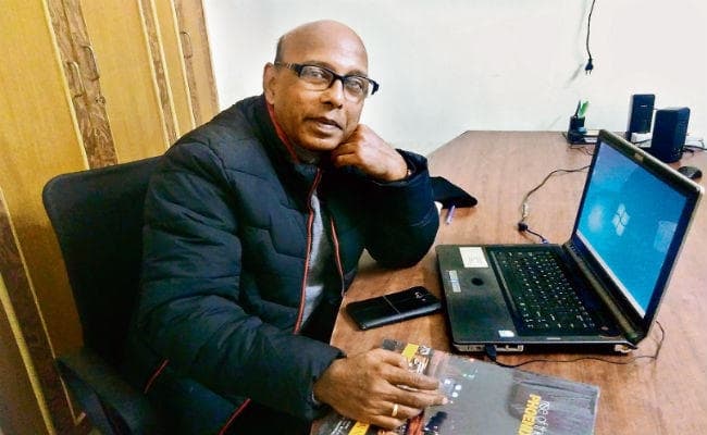 मैं फितरत के हर रंग का हूं मुसव्विर