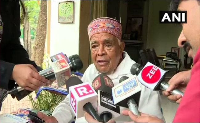 बाबू लाल गौर ने दिखाये बगावती तेवर, कहा- भाजपा में वरिष्ठ नेताओं की हो रही है अनदेखी