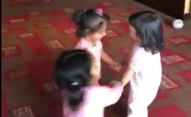 VIDEO: रैना और हरभजन सिंह की बेटियों के साथ धौनी की बेटी जीवा ने यूं मचायी धूम