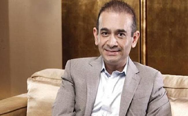 अधिकारियों ने नीरव मोदी के अलीबाग वाले बंगले को गिराना शुरू किया