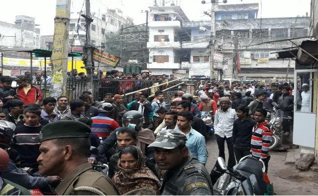 सिरफिरे दामाद ने सास-ससुर को मौत के घाट उतारा, पत्नी को भी…