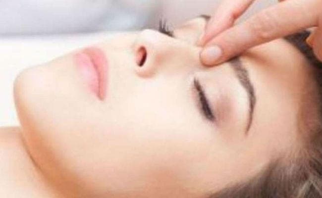 एक्यूप्रेशर थेरेपी में हैं असीम संभावनाएं, यहां से करें कोर्स