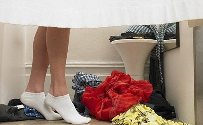 MRI कराने अस्पताल पहुंची महिला बदल रही थी कपड़े, वार्ड ब्वॉय ने बना लिया Video, फिर...