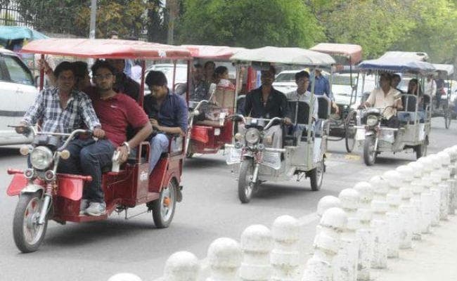 लखनऊ में मेट्रो वाले रूट समेत 11 मार्ग पर ई-रिक्शा चलाने पर पाबंदी, जानें क्यों किया गया ऐसा?
