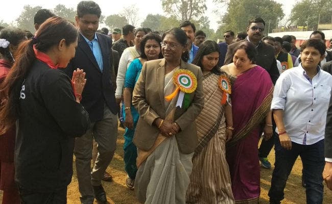 खरसावां में बोलीं राज्यपाल- बचपन में केला के पेड़ पर साधती थी निशाना