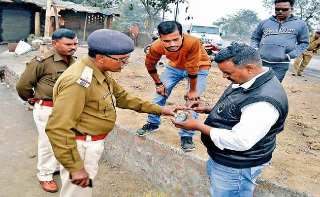 झरिया : एना में भिड़े सिंह मैंशन और रघुकुल समर्थक फायरिंग,बम विस्‍फोट