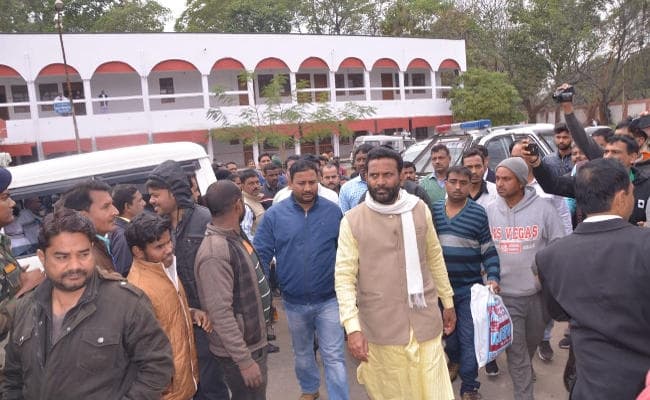 Jharkhand : चास के मेयर भोलू पासवान को जेल, कांग्रेस नेता मनोज राय भी गिरफ्तार