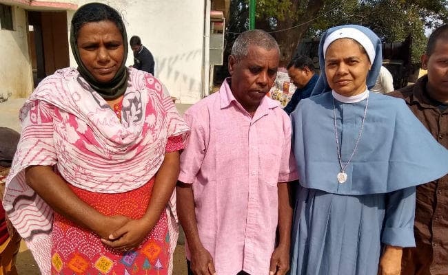 केरल की संस्था ने सात साल से बिछड़े पति-पत्नी को मिलाया, विधवा से सुहागिन बन गयी भूलनी