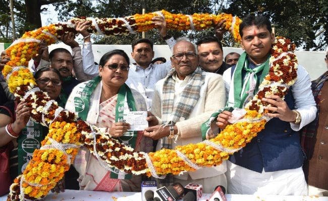 प्रियंका के सक्रिय राजनीति में आने से खास फर्क नहीं पड़ेगा : वशिष्ठ