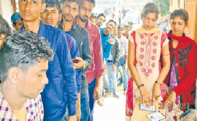 सुलतानगंज :  नवगछिया, कहलगांव व सुलतानगंज के कॉलेजों में भी शांतिपूर्वक पड़े वोट, कम वोटिंग से प्रत्याशियों में उलझन