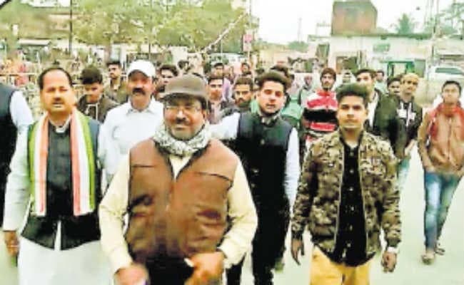 मधुपुर : थाना पहुंचे पॉलिटेक्निक कॉलेज के छात्र, दी लिखित शिकायत, प्राचार्य व वार्डन पर मारपीट का आरोप