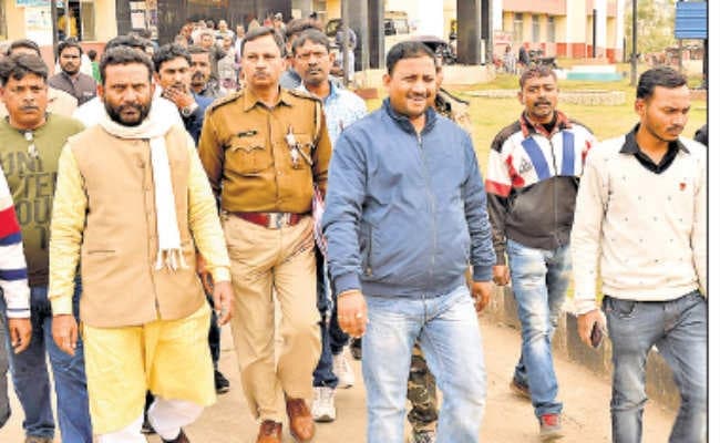 चास : मेयर व पार्षद पति समर्थकों में मारपीट का मामला : मेयर सहित दो गये जेल, तनाव बरकरार