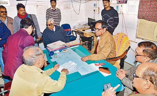 पटना : अस्पताल में भिड़े डॉक्टर, टले कई ऑपरेशन, सीनियर ने लगाया ये आरोप