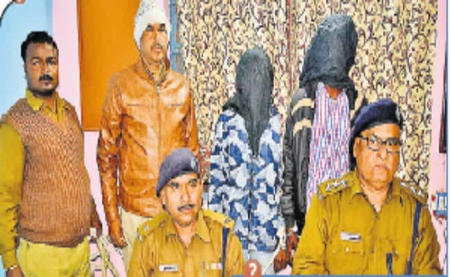 मधुपुर : झपट्टामार व डिक्की तोड़ गिरोह के दो सदस्यों को पुलिस ने दबोचा