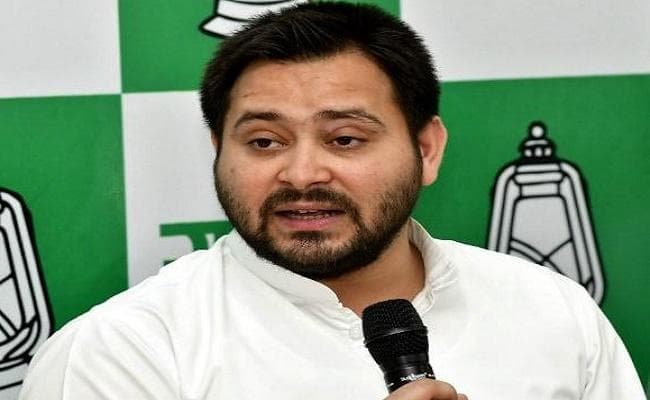 आरक्षण के मुद्दे पर तेजस्वी का पीएम को पत्र, दिल्ली में कल करेंगे पैदल मार्च