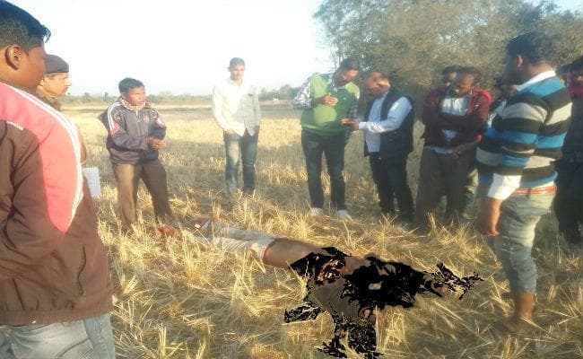 सिमडेगा के लचरागढ़ में अज्ञात युवक की धारदार हथियार से गला रेतकर हत्या, जांच में जुटी पुलिस