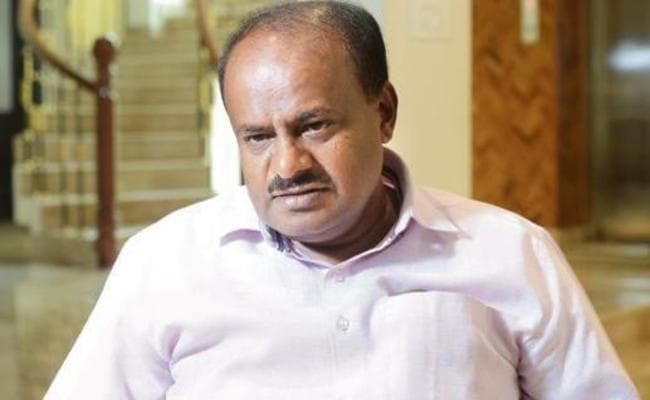 कुमारस्वामी ने फिर दी पद छोड़ने की धमकी, कांग्रेस पर साधा निशाना