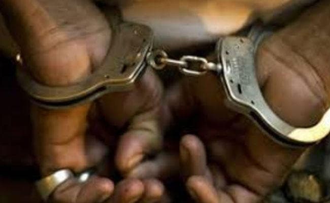 मधुबनी : दो बहनों से दुष्कर्म के आरोप में बाबा गया जेल, बाबा मनमोहन के आश्रम में छापा, मोबाइल जब्त