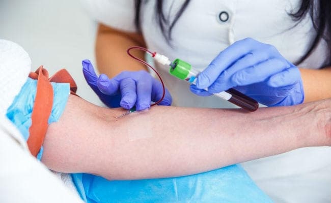 फ्लेबॉटोमिस्ट के रूप में बनाएं करियर