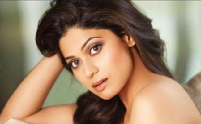 शिल्‍पा शेट्टी की बहन शमिता शेट्टी की गाड़ी को मारी टक्‍कर, ड्राईवर से मारपीट, मामला दर्ज