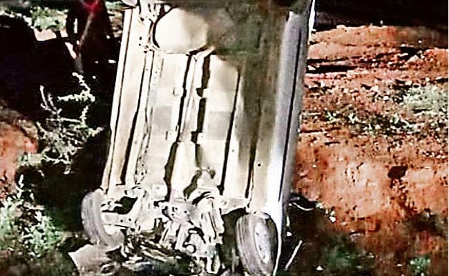 जमशेदपुर : रायपुर में खाई में गिरी कार, टेल्को के युवक समेत तीन की मौत