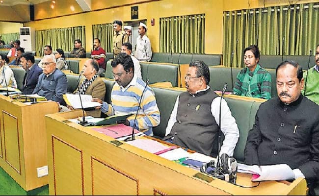 प्रदीप ने कहा, शौचालय में छह हजार कमीशन, स्पीकर बोले- ऐतना नहीं है, सीएम बोले- मजाक मत उड़ाइये