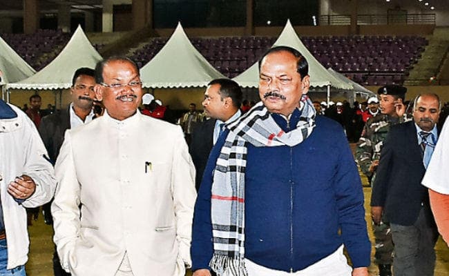 आंगनबाड़ी केंद्रों में बंटे घटिया मोबाइल का मामला उठा, इधर सीएम बोलने उठे, स्पीकर ने टोका, किशोर बोले-सदन के नेता को न रोकें