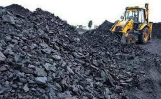देवघर : चितरा कोलियरी से सालाना 125 करोड़ के कोयले का अवैध कारोबार!