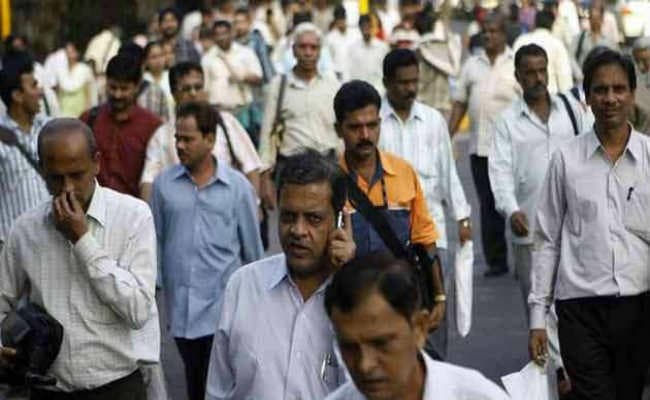 मिडिल क्लास को लाभ, राजनीतिक रूप से स्मार्ट बजट है